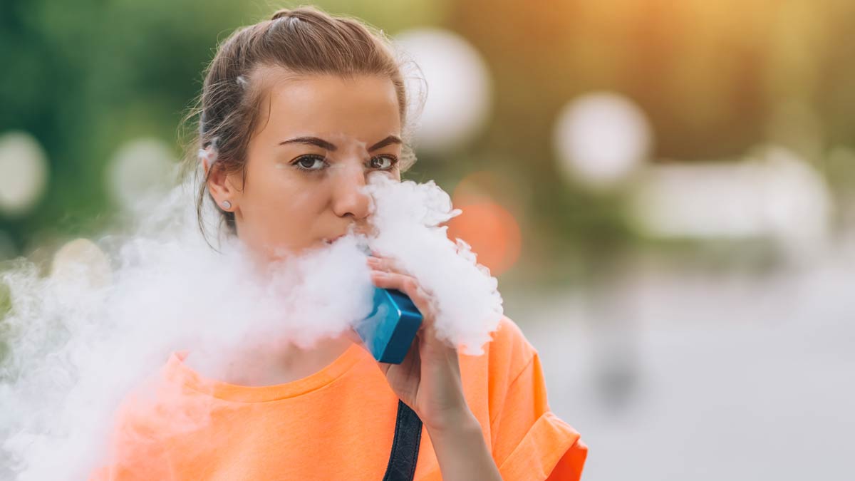 A teenage grl vaping